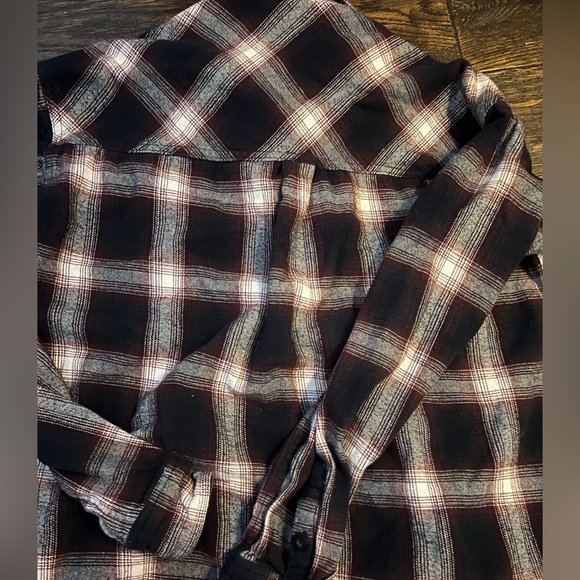 Garage Flannel | Small - Picture 3 of 3